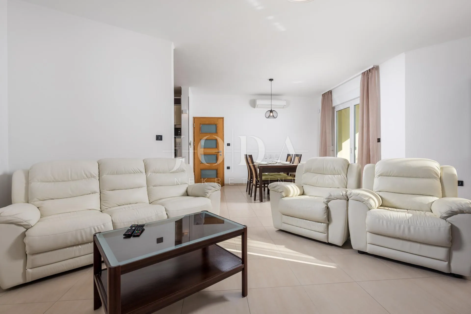 kraljevica kuća iznad mora - slika 100