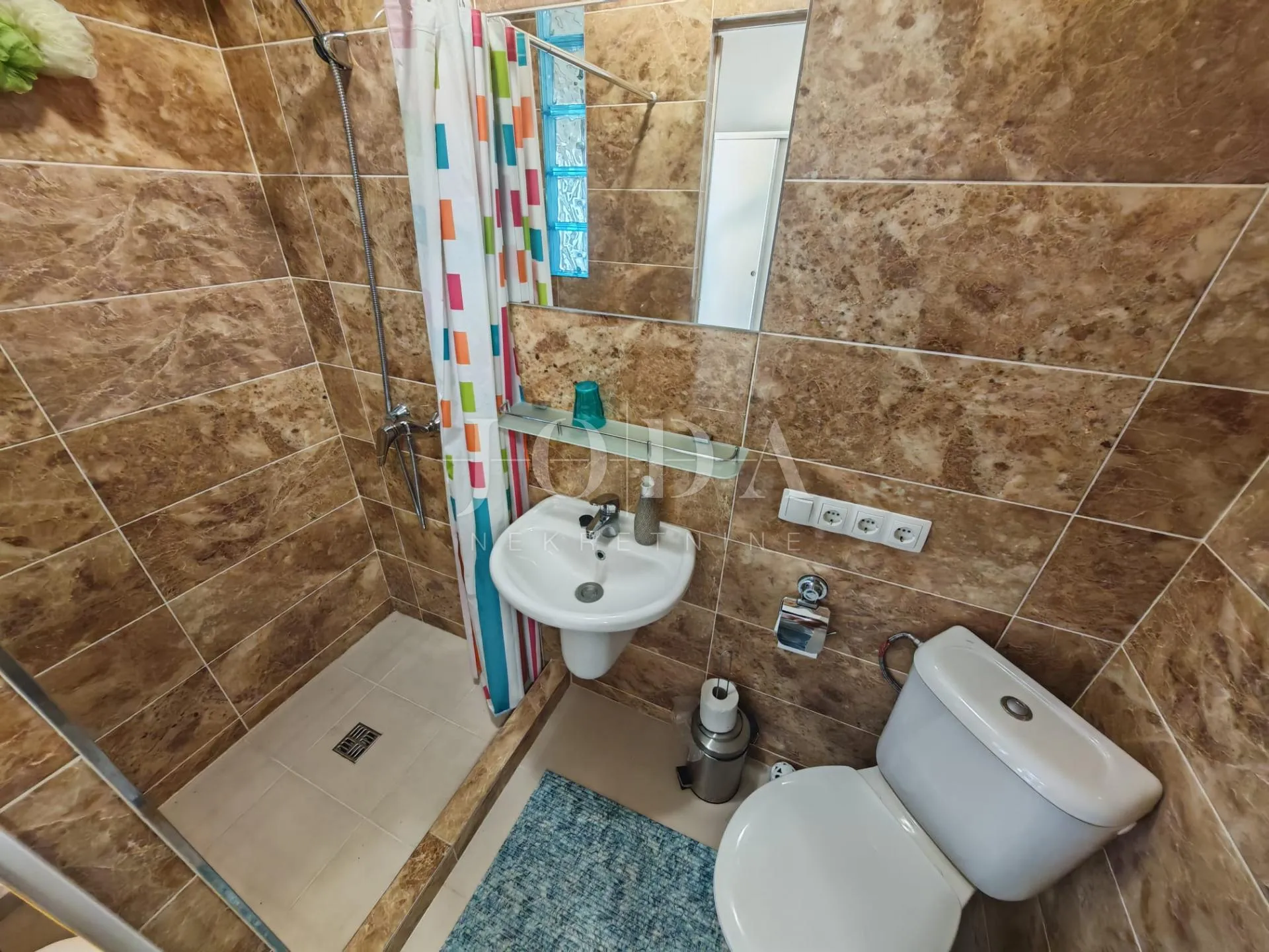 kuća sa 3 jedinice 200m od mora - slika 17