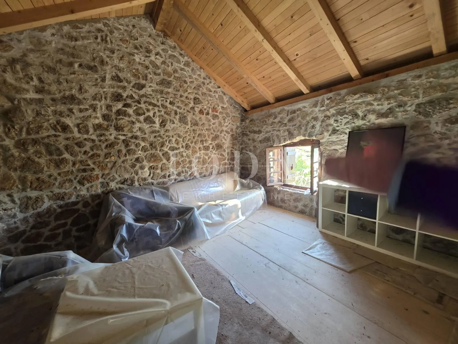 novi vinodolski, zaleđe, dvije kuće sa velikom okućnicom - slika 9