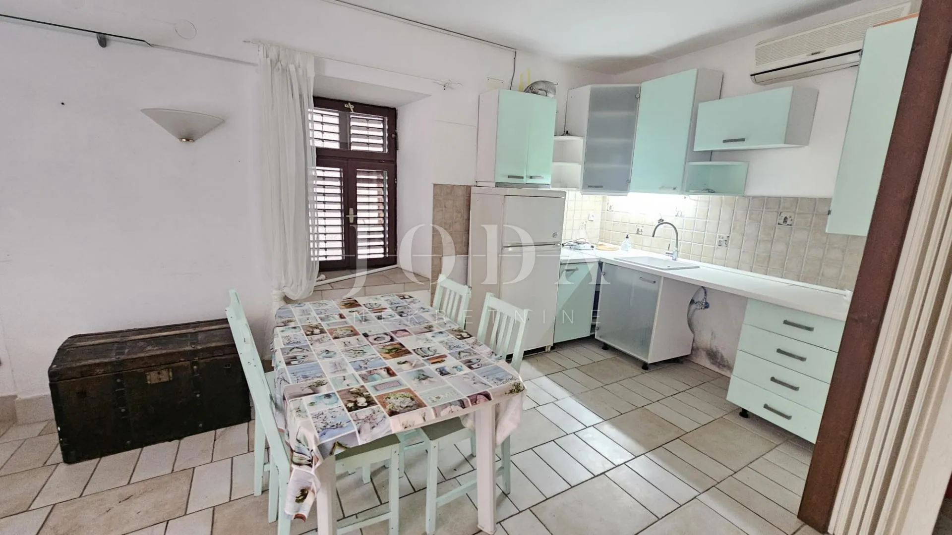 selce kuća u strogom centru - slika 25