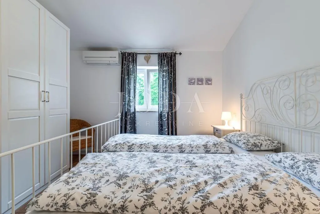 labin, okolica, šarmantna istarska villa - slika 26