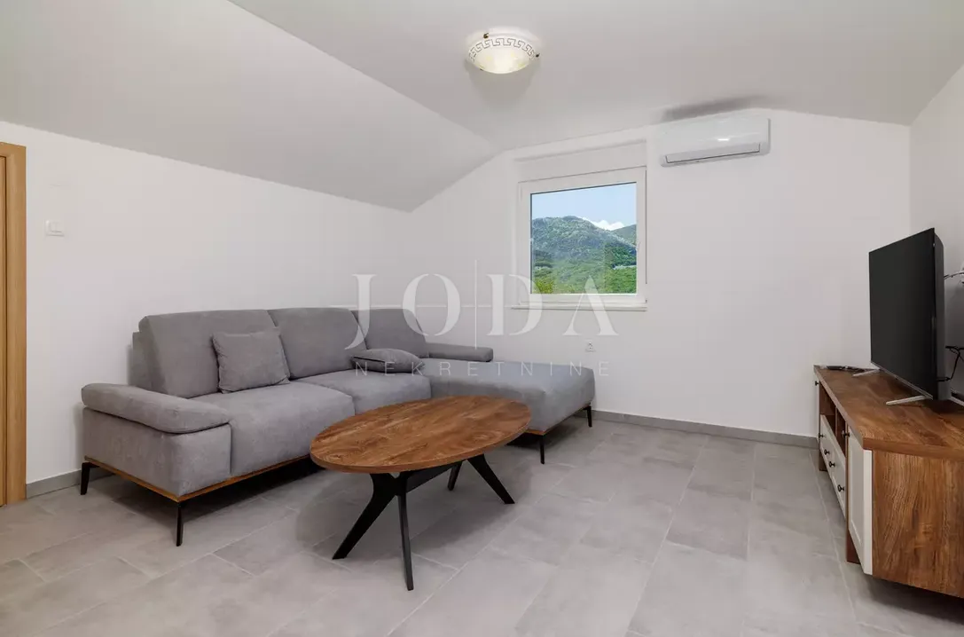 tribalj kuća 600m2 sa bazenom - slika 39