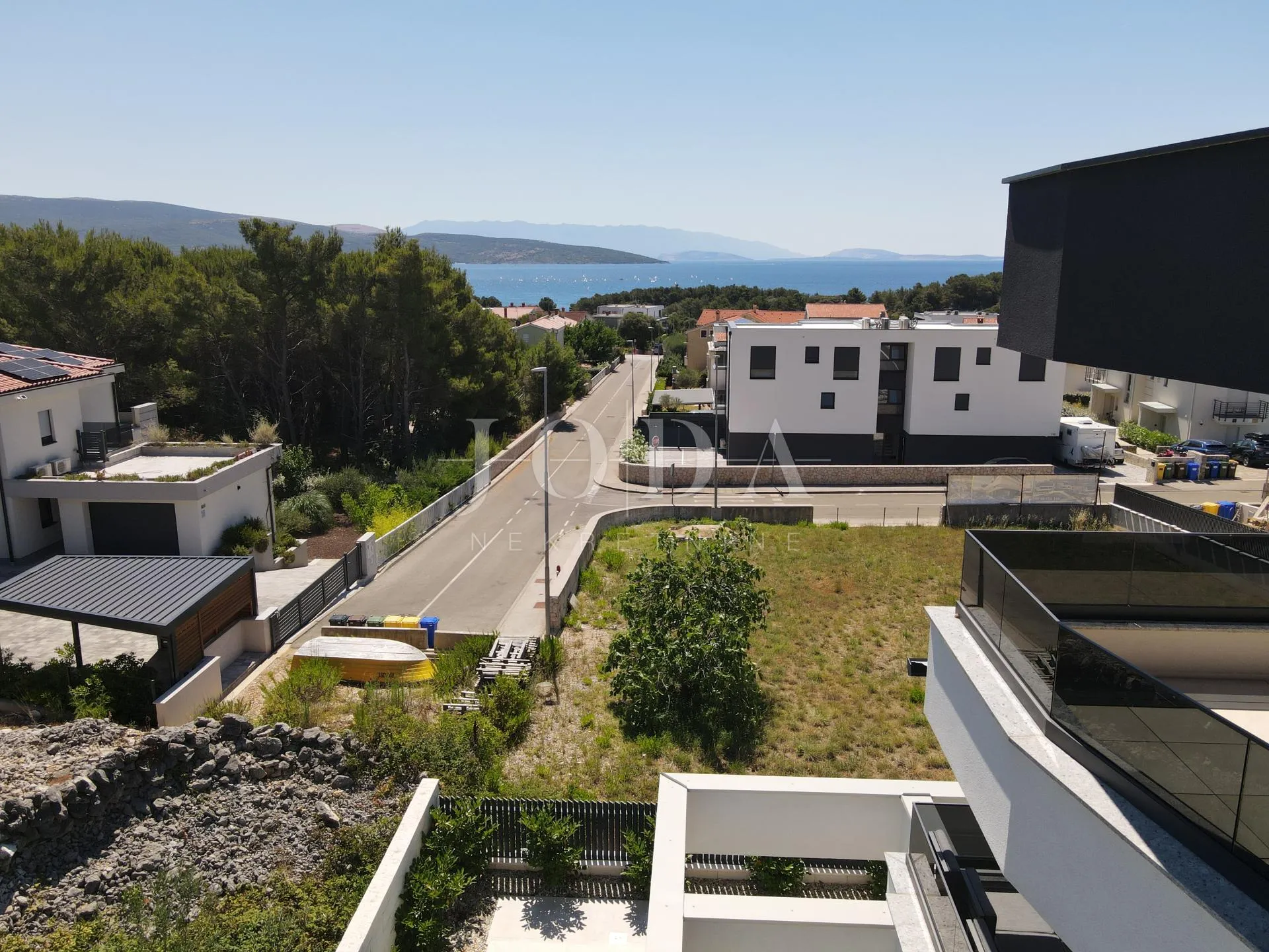 otok krk stan u novogradnji sa bazenom konobom i okućnicom - slika 2