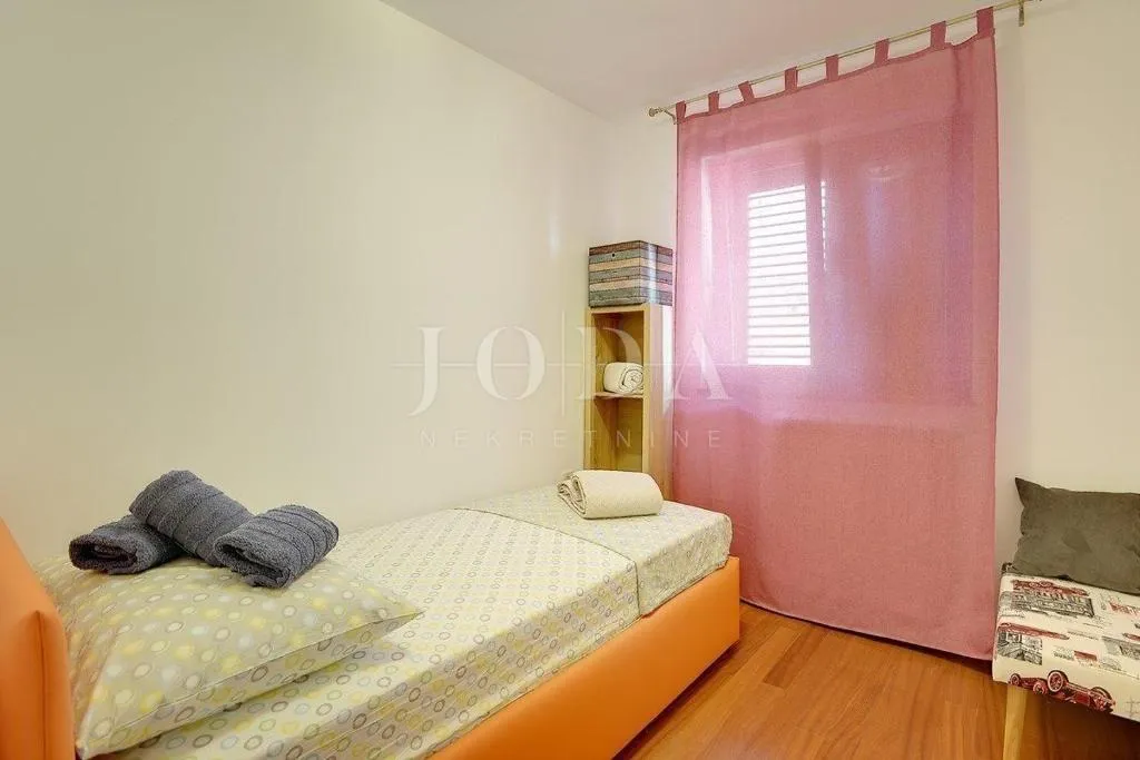 pula, villa sa bazenom i jacuzzijem - slika 30