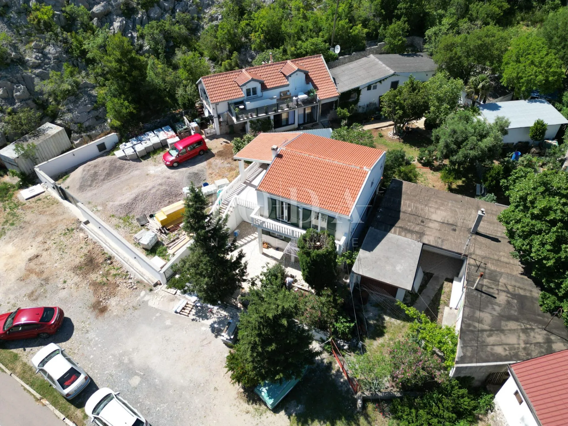 cesarica kuća prvi red do mora - slika 7