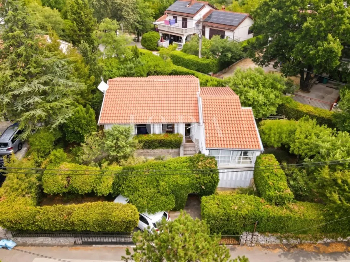 jadranovo, kuća na izvrsnoj lokaciji - slika 2