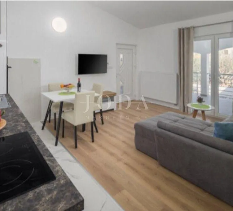 lijepa kuća sa 2stana i 3app,poreč okolica - slika 2