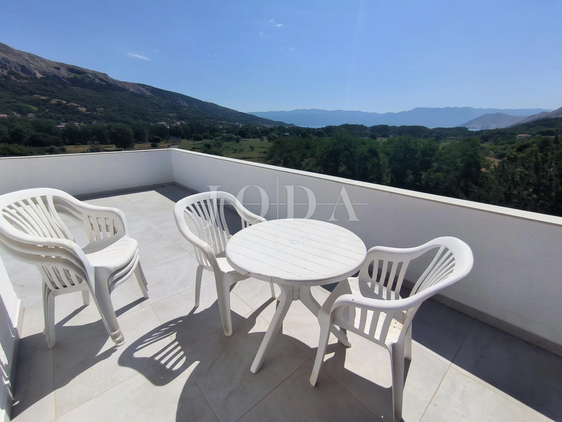 apartman sa bazenom - slika 24