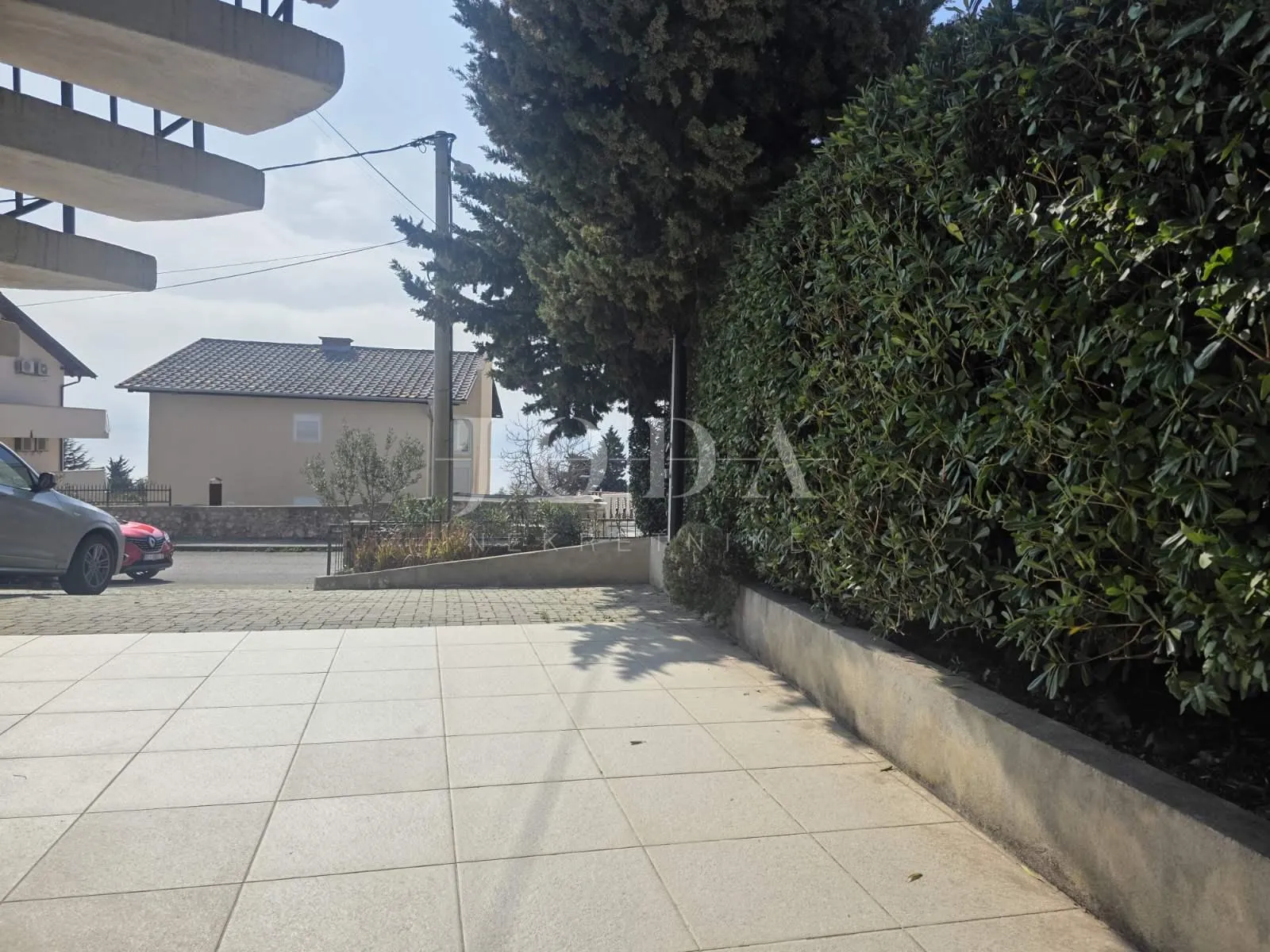 novi vinodoslki, stan sa okućnicom i garažom na odličnoj lokaciji - slika 22
