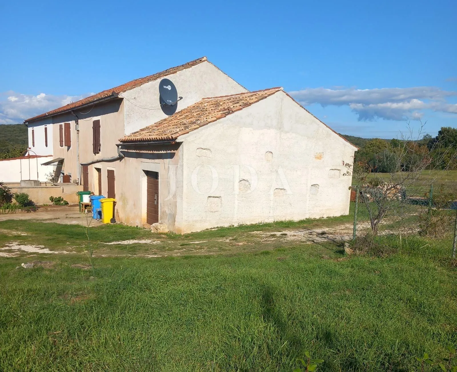 popust dvojna kuća na zemljištu od 5.000m2,rovinj okolica - slika 2