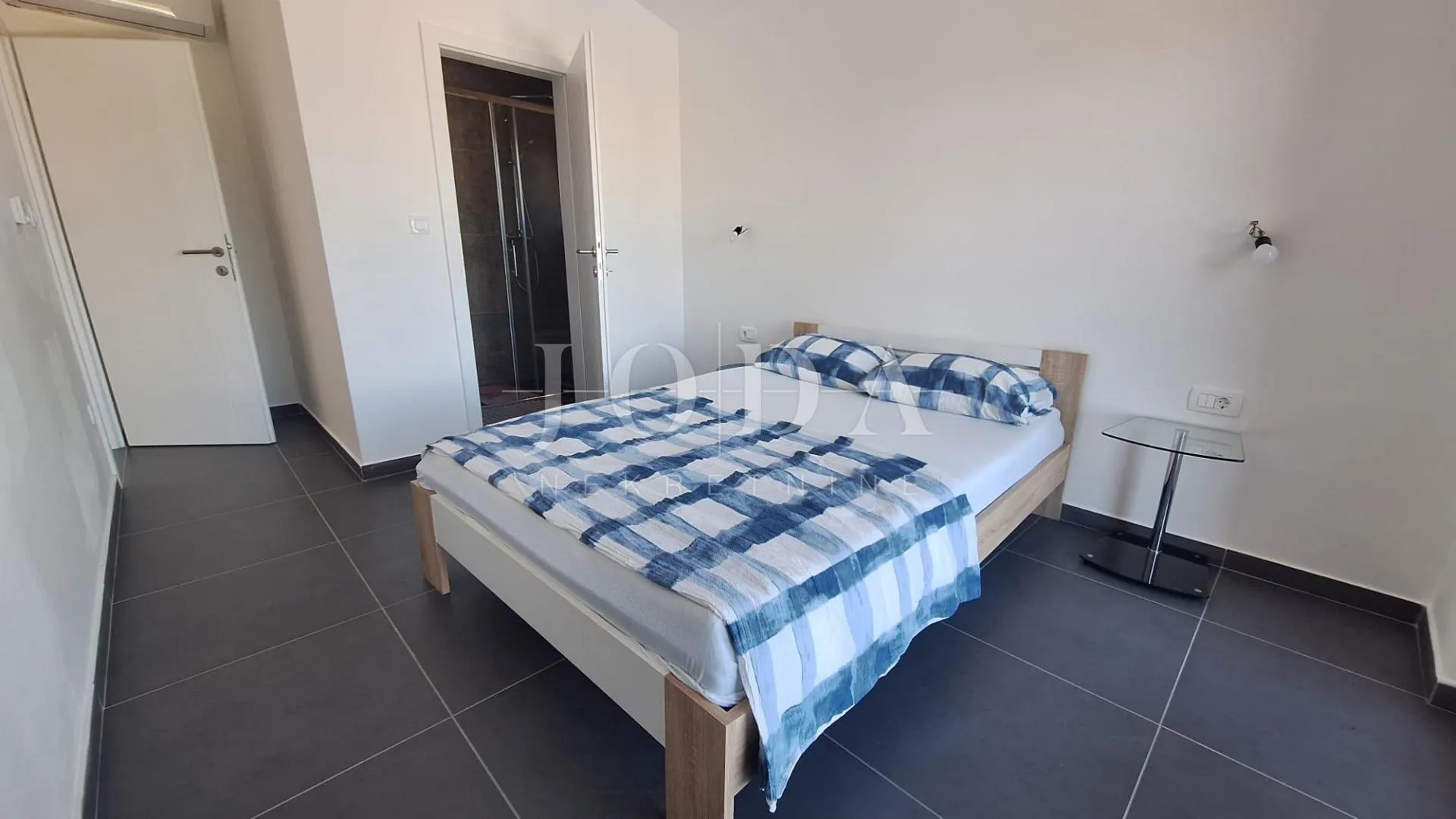 vrbnik - nova kuća s predivnim pogledom - slika 10