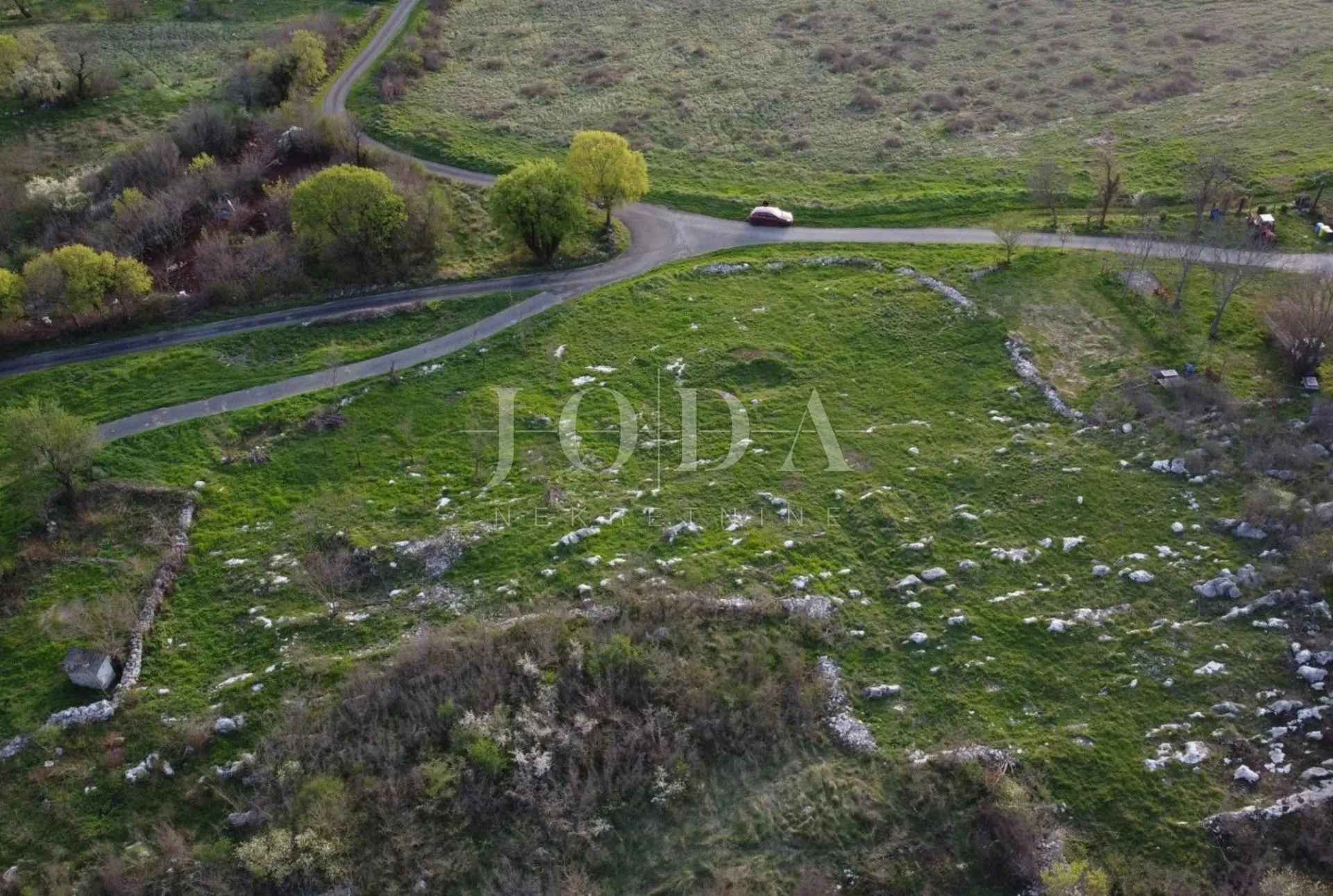 prilika popust!! 4 građevinska terena sa prekrasnim pogledom,kršan okolica - slika 1