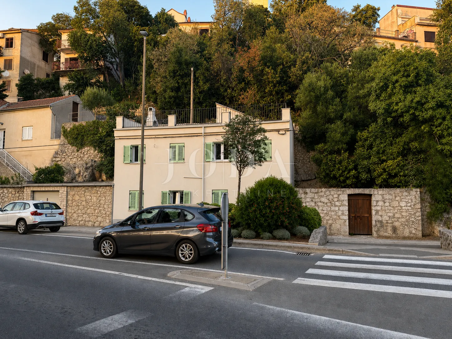 kuća s dva stana, velikom terasom i jacuzzijem – novi vinodolski - slika 2