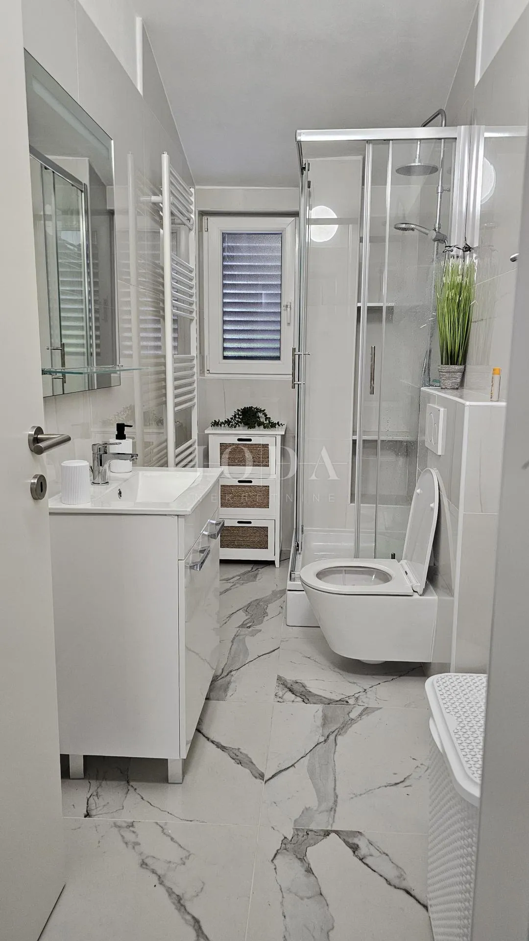 lijepa kuća sa 2stana i 3app,poreč okolica - slika 11
