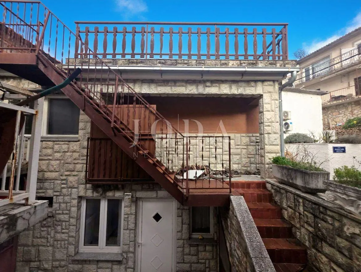 jablanac kuća blizu mora - slika 2