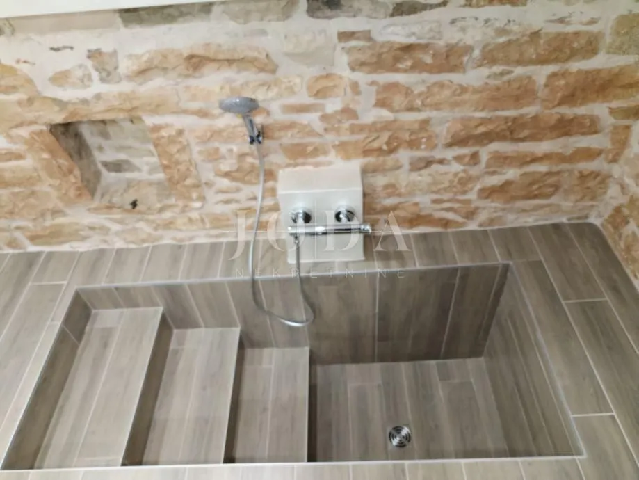 lijepa kamena kuća sa bazenom,barban okolica - slika 9