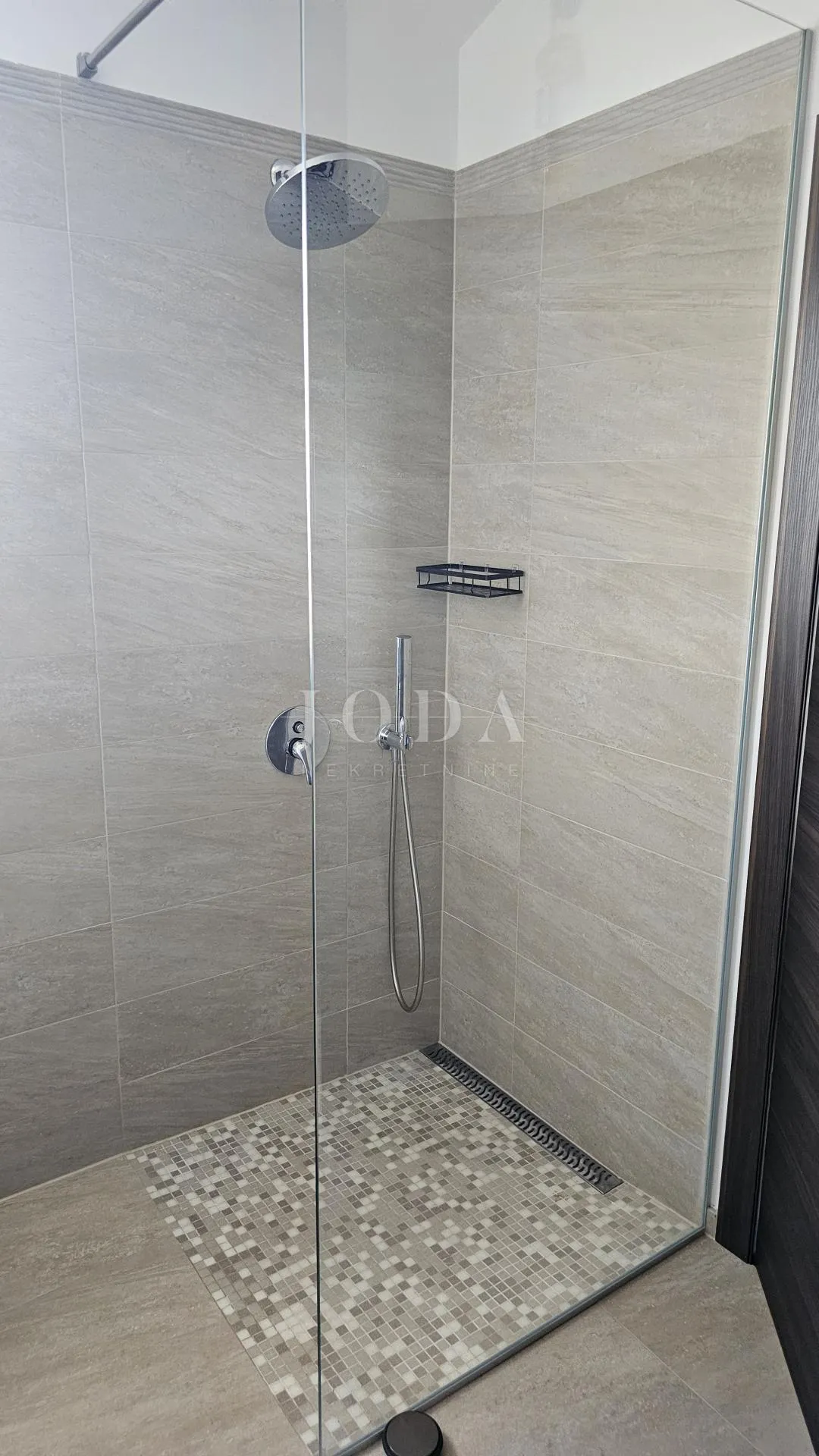 prekrasna villa sa bazenom i prostranom okućnicom,barban okolica - slika 27