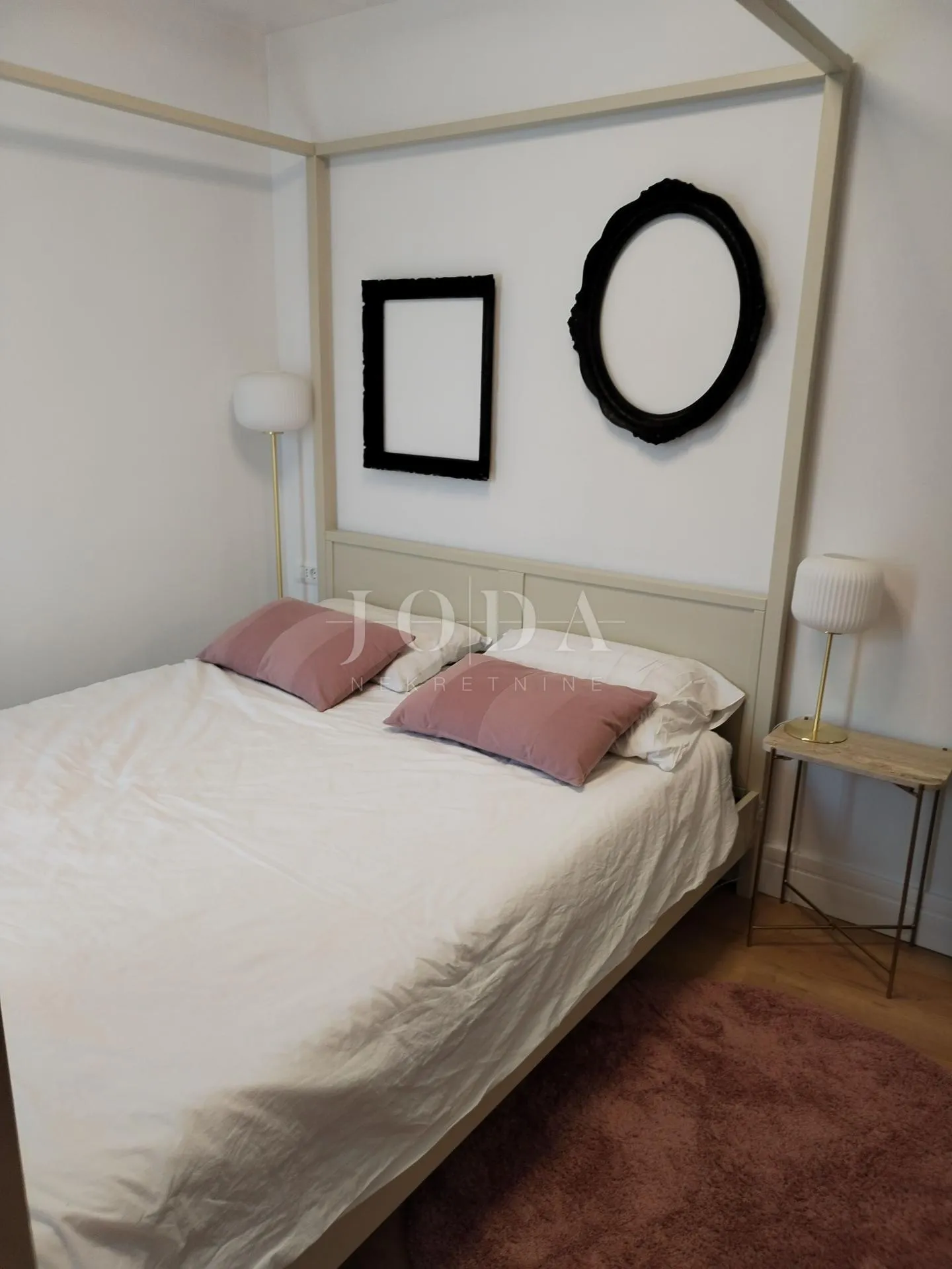 vodnjan, prekrasna, dizajnerski renovirana kamena kuća - slika 21