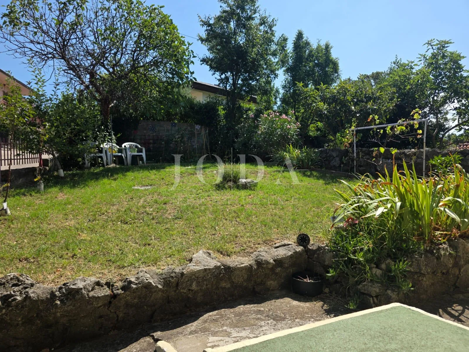 kuća sa 3 stambene jedinice - slika 30