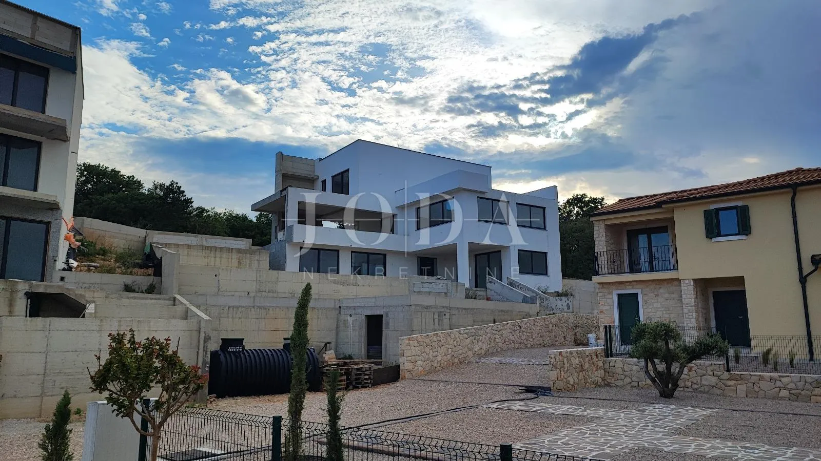 vrbnik, vila sa bazenom - slika 18