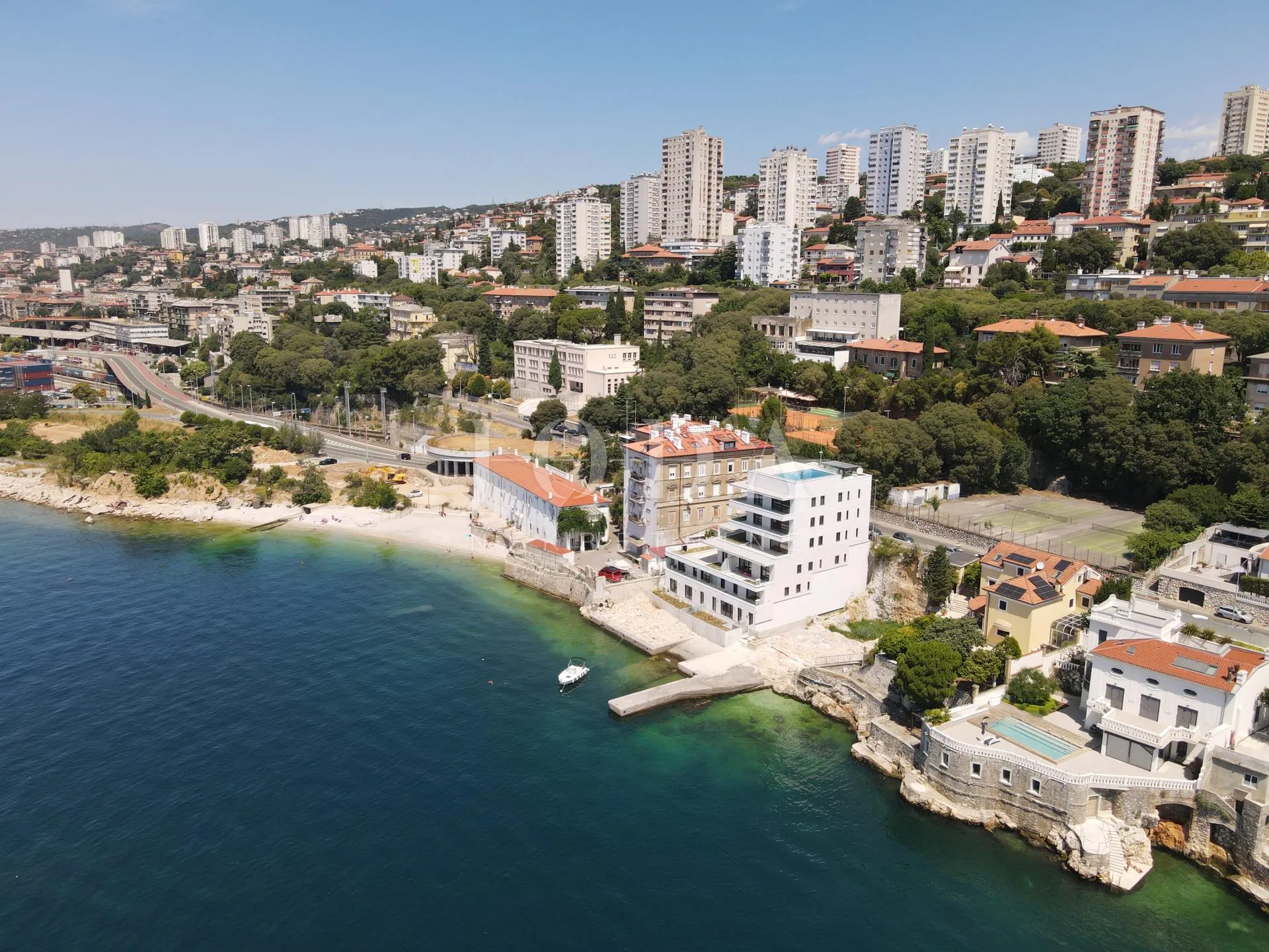 rijeka – pećine | luksuzan stan na 4. katu, prvi red do mora - slika 11