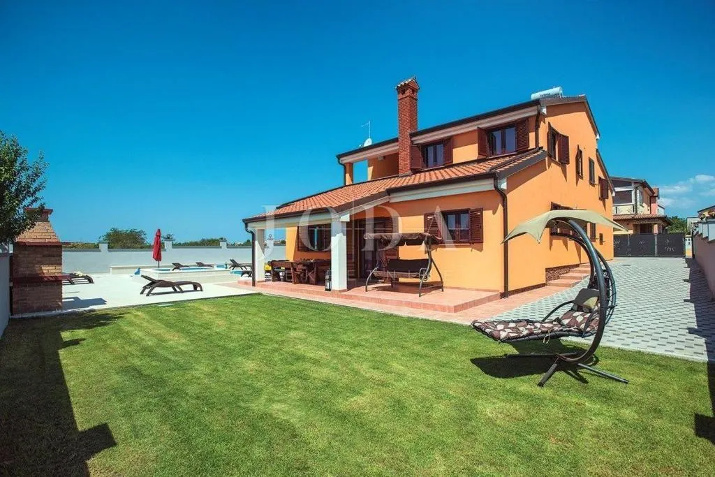 pula, villa sa bazenom i jacuzzijem - slika 4