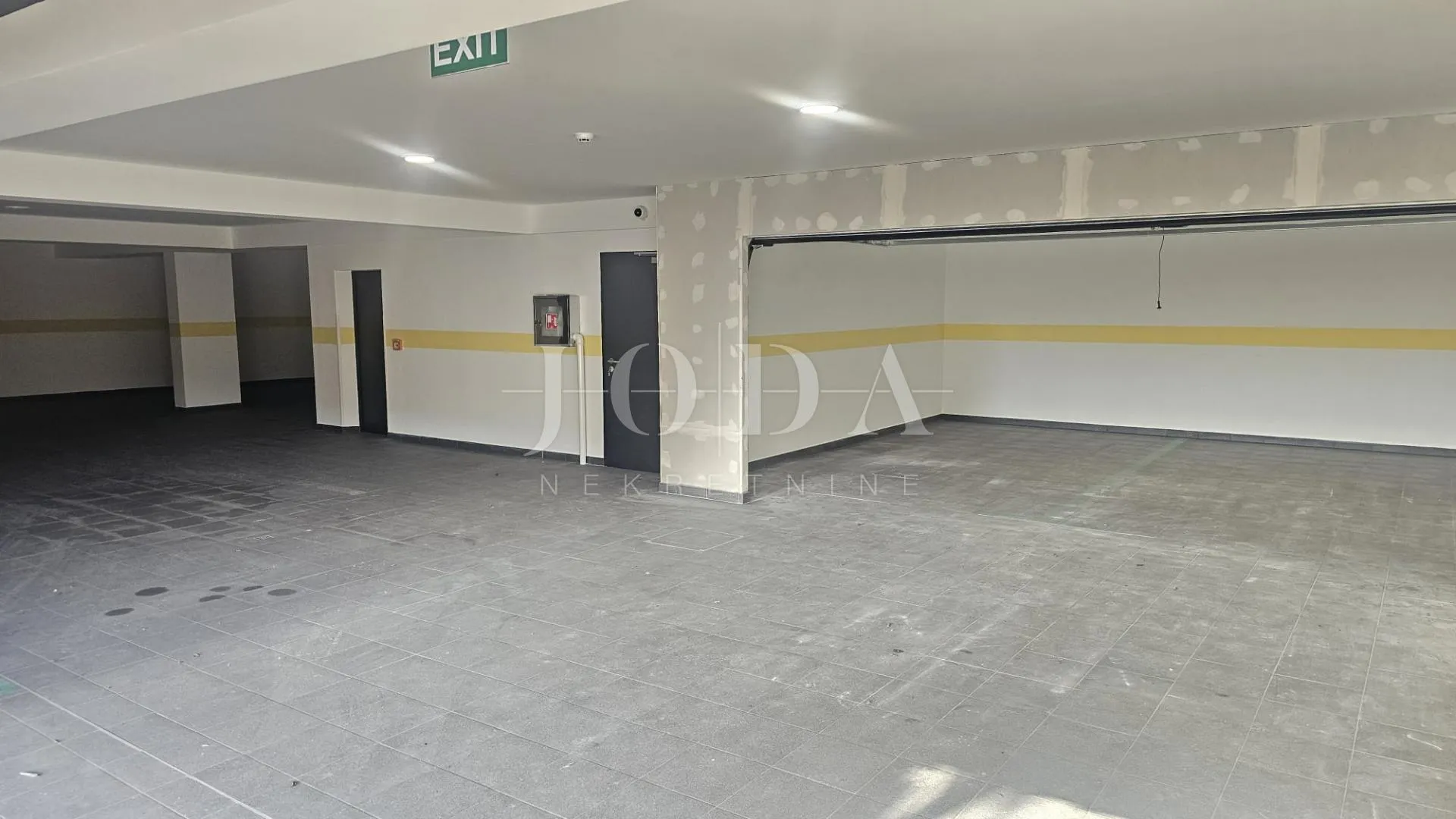 kantrida - moderan trosobni stan s dva garažna mjesta - slika 24