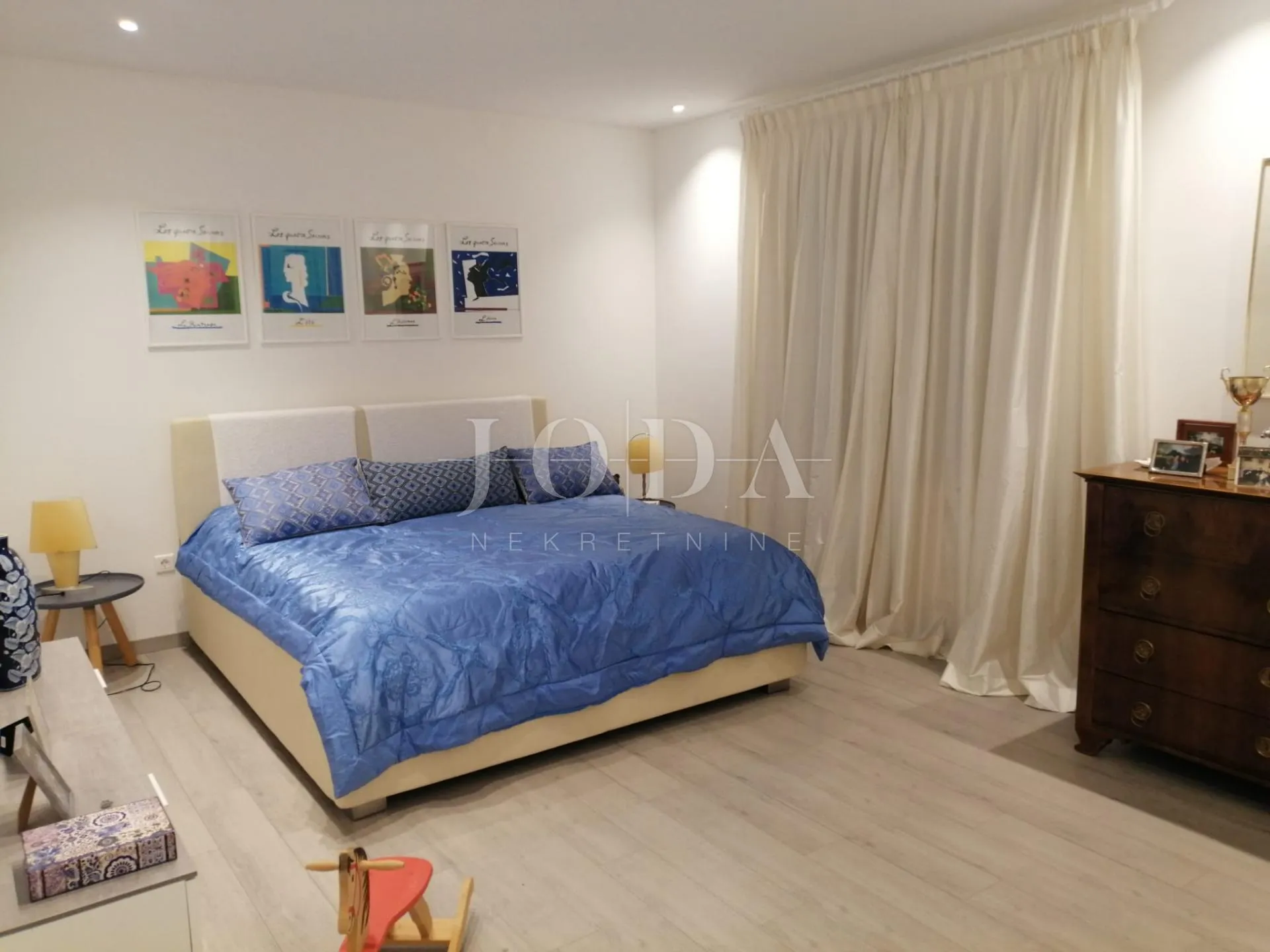 2 vile s bazenom + poslovni prostor na jednoj parceli od 2.700 m2 - slika 56