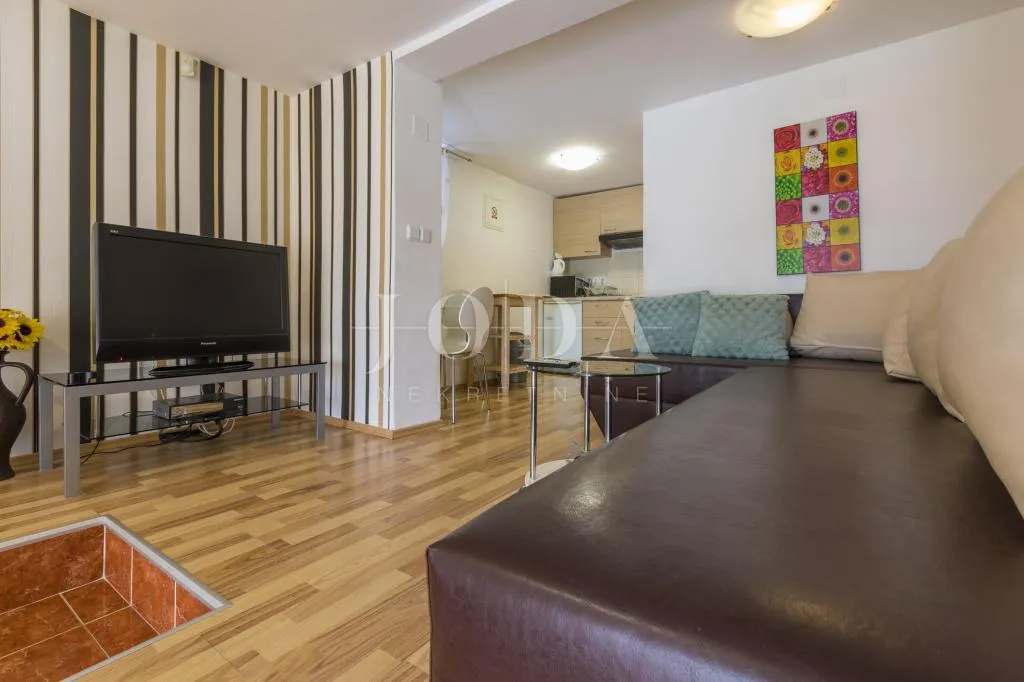 dramalj-kuca sa 7 apartmana - slika 34
