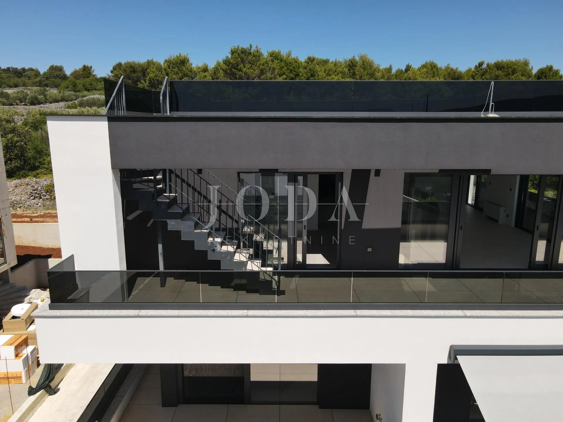 otok krk stan u novogradnji sa krovnom terasom i bazenom - slika 6