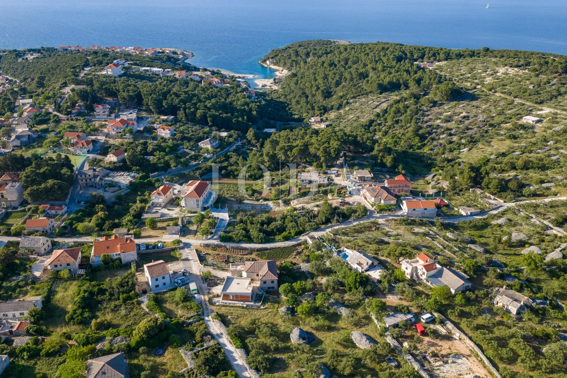 povlja, brač – zemljište s dozvolom za 4 stana - slika 7