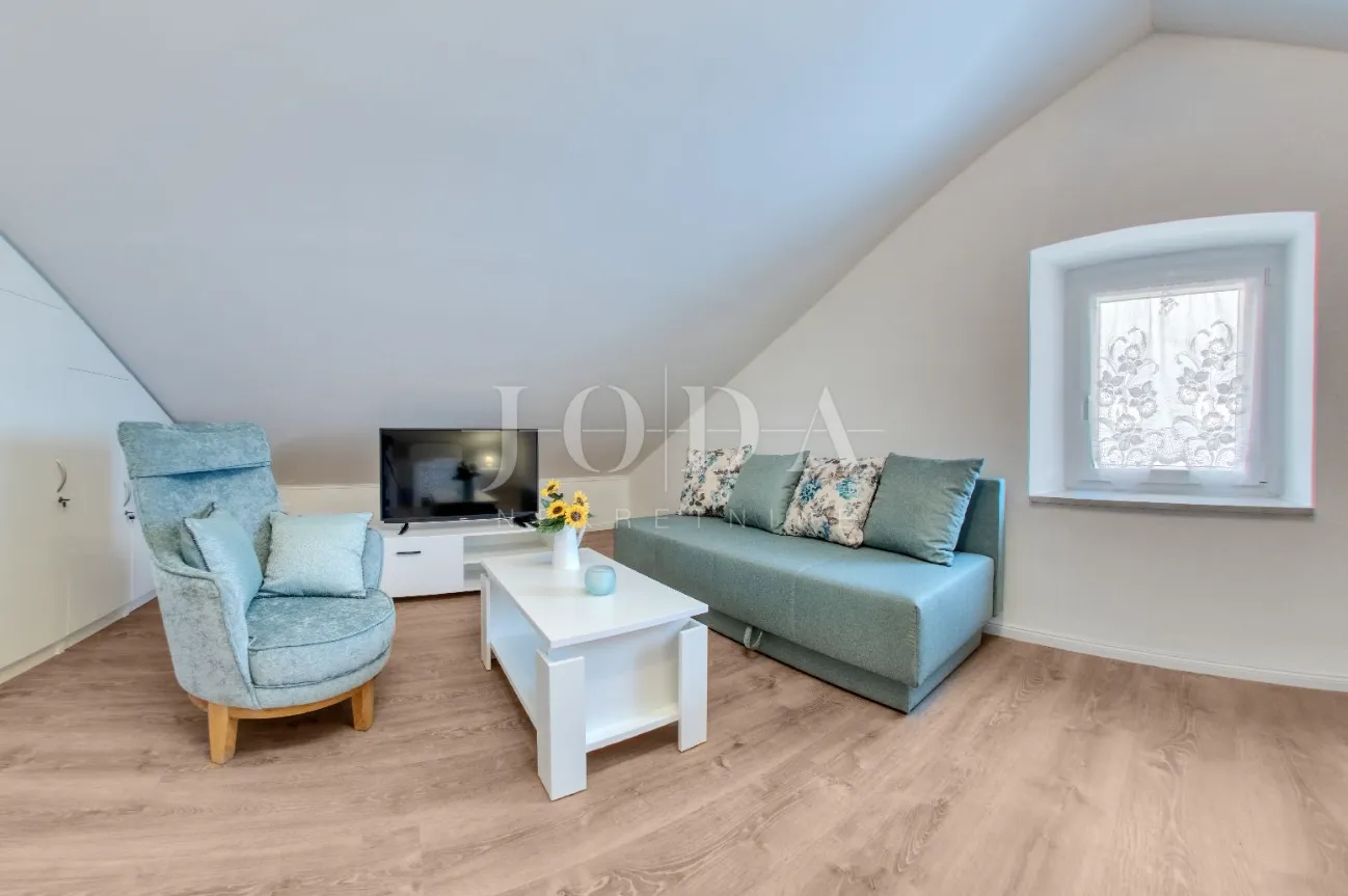 kraljevica - dvojna kuća s okućnicom 453 m², turistički uhodan - slika 16