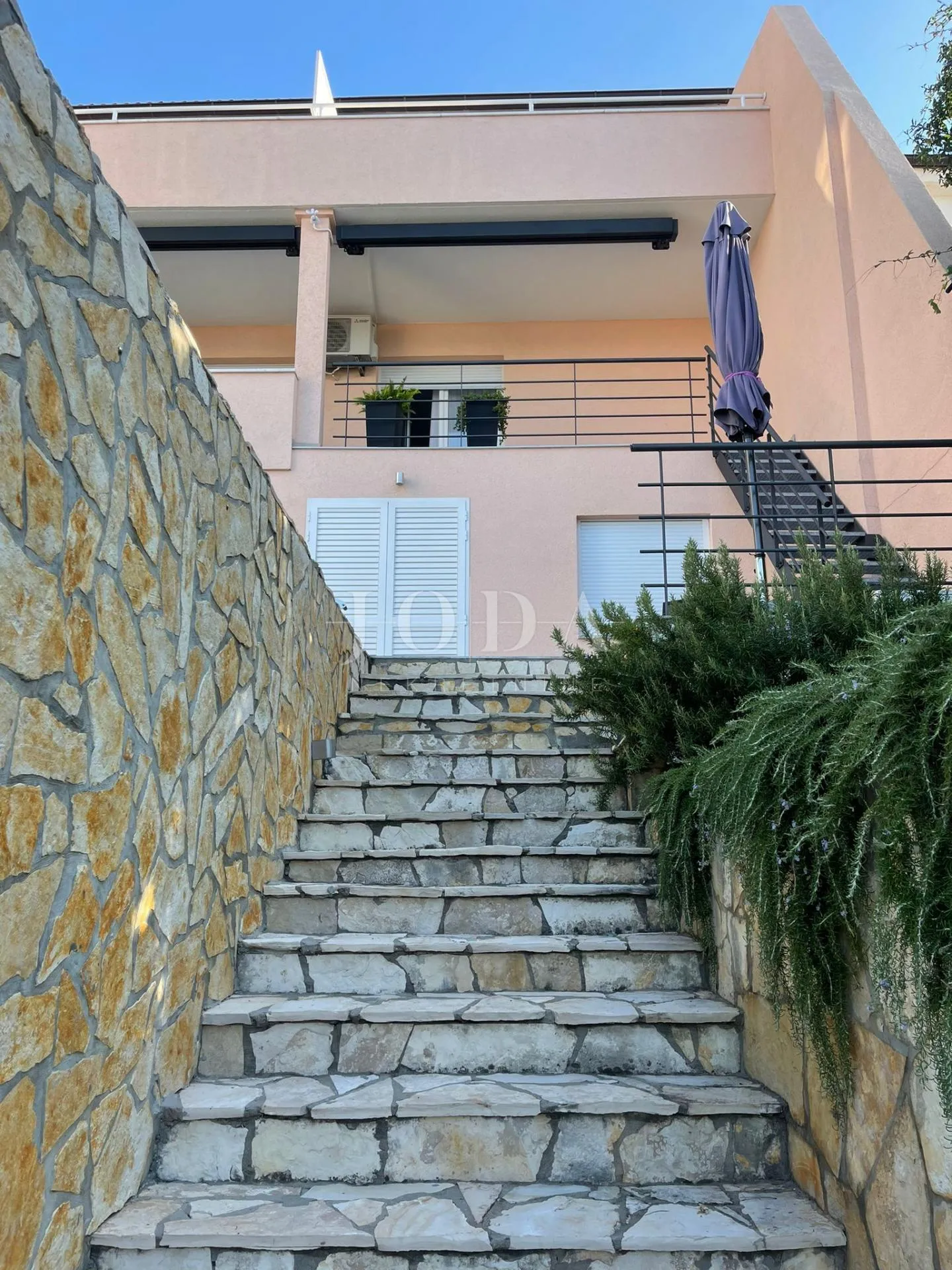 crikvenica kuća sa 4 stana - slika 18