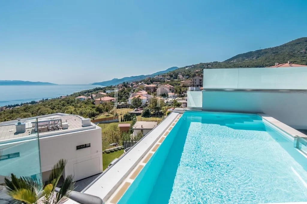 opatija vila sa bazenom - slika 7
