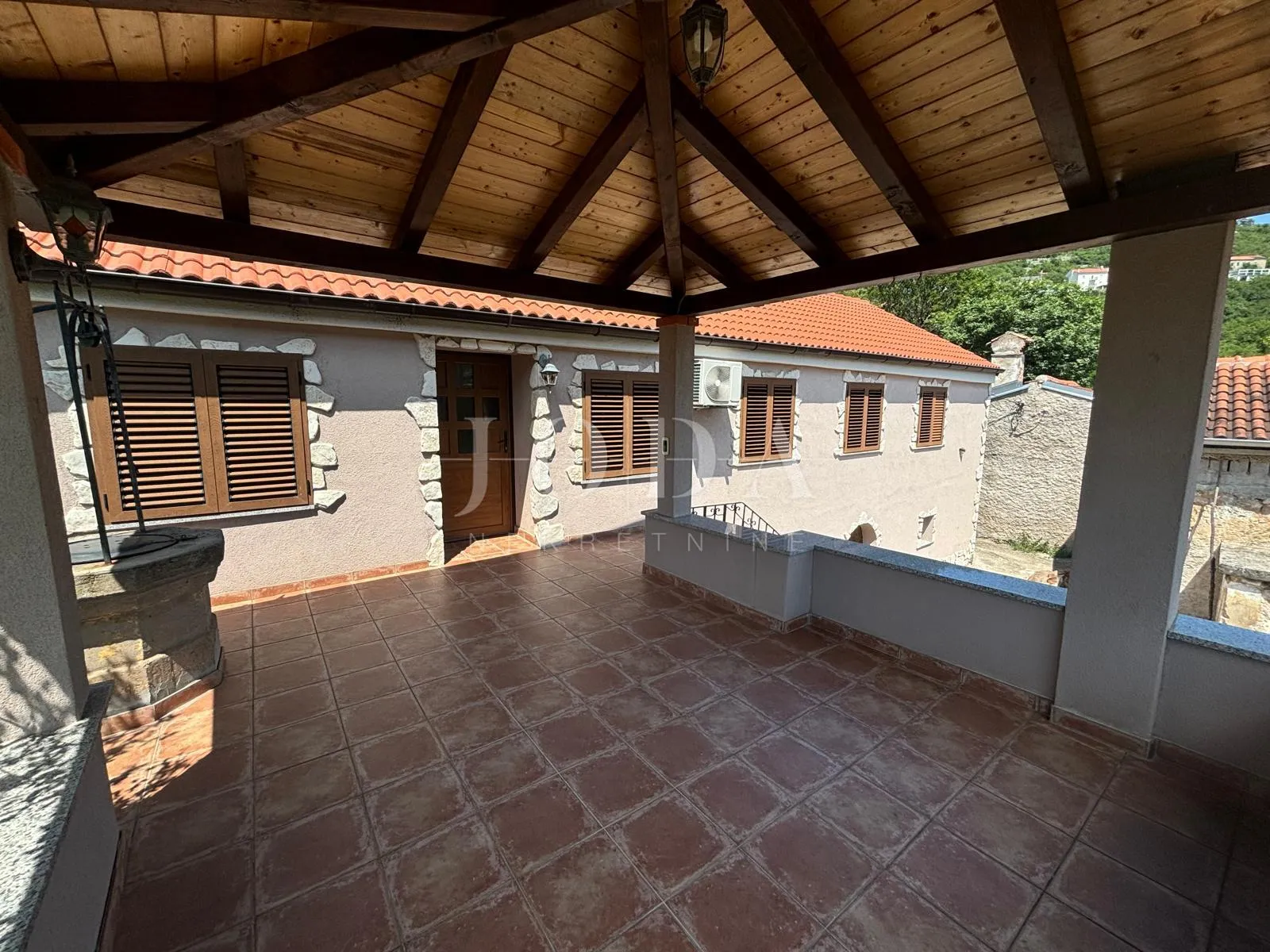 primorska kuća na praputnjaku - slika 2