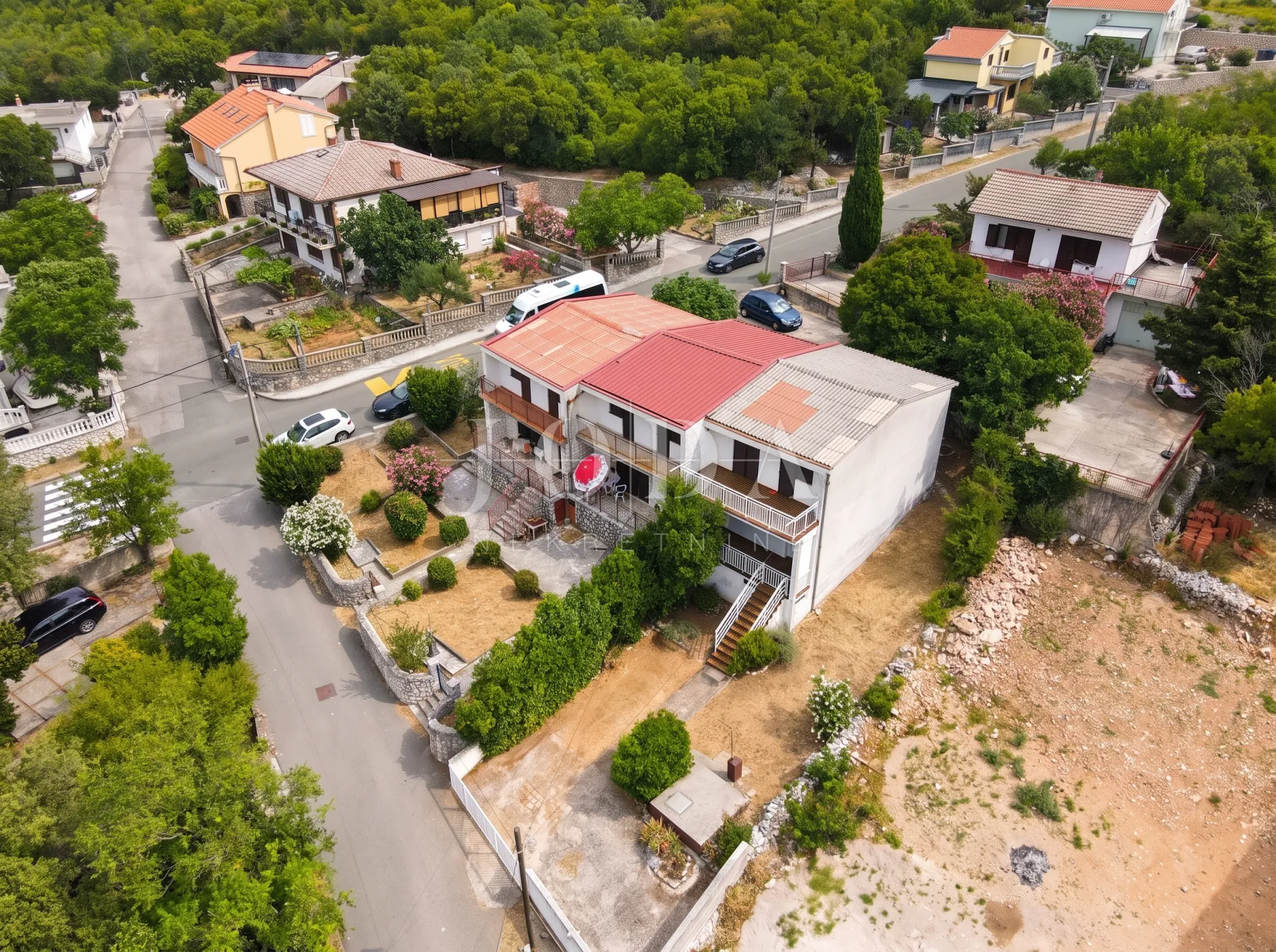 jadranovo – kuća dvojnica idealna za dvije obitelji, 600 m od mora - slika 7