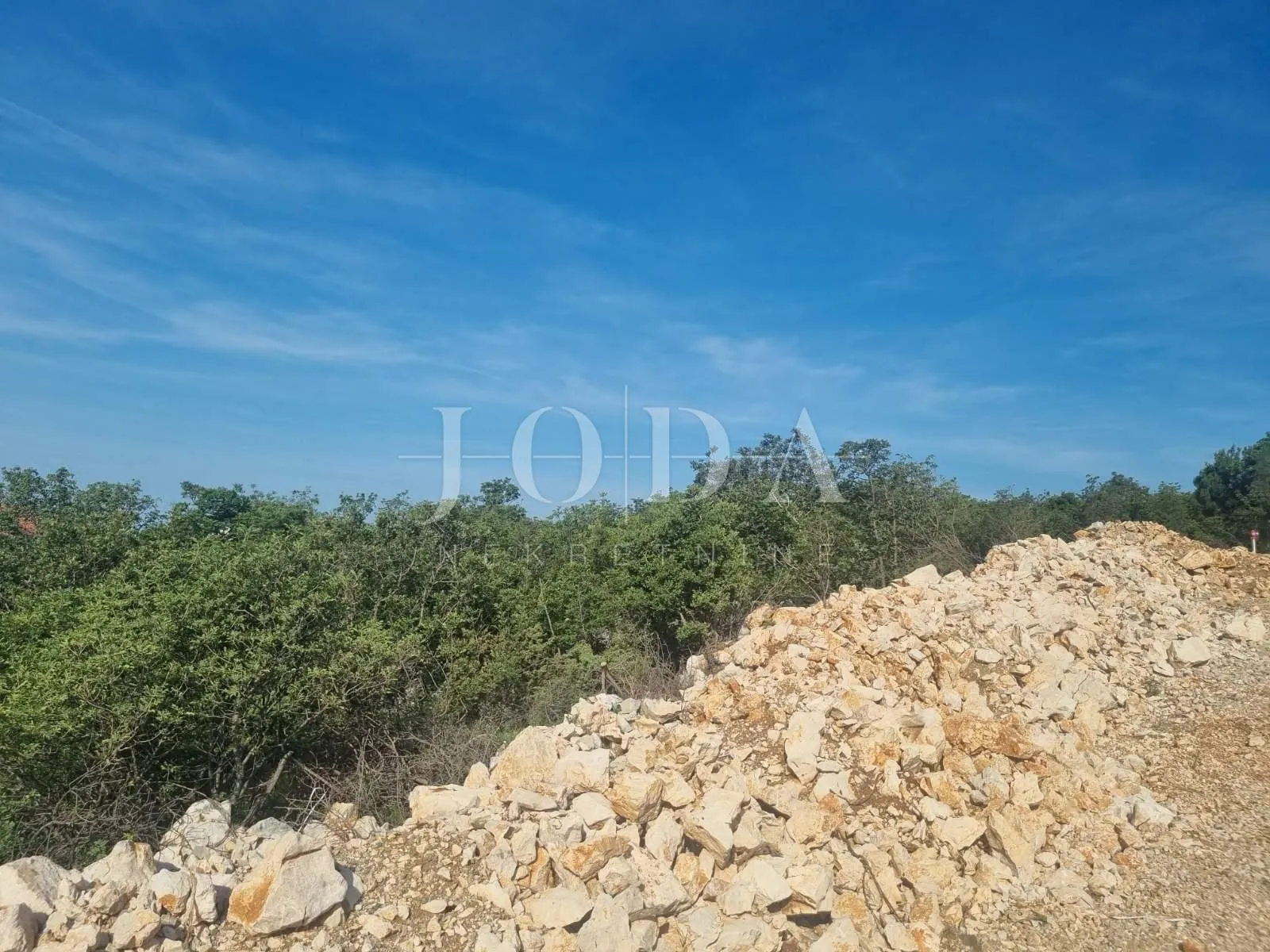 novi vinodolski, građevinski teren 1494m2 sa pogledom na more - slika 2
