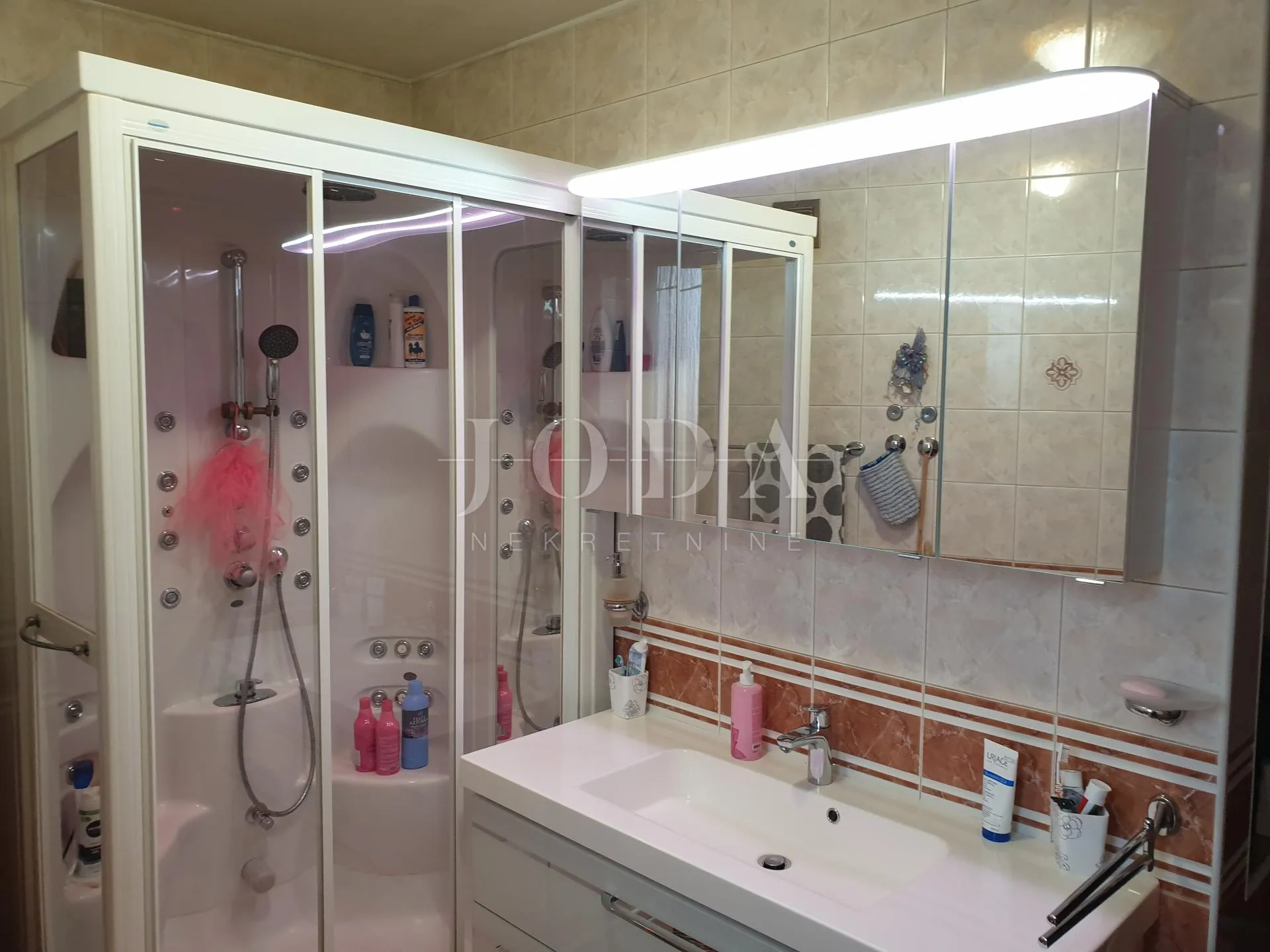 crikvenica, kuća sa tri stambene jedinice i bazenom - slika 15