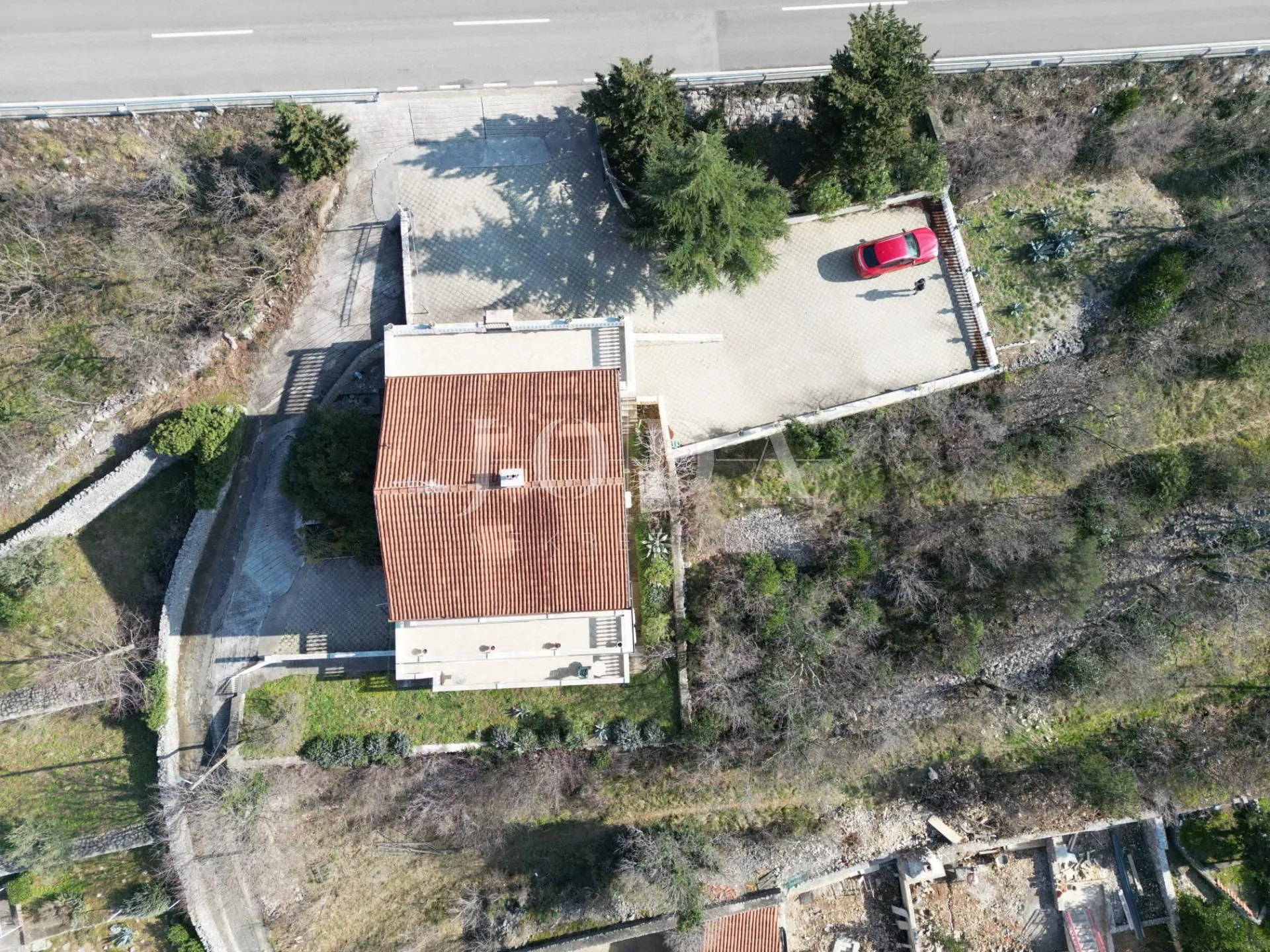 vila sa prekrasnim pogledom - slika 35