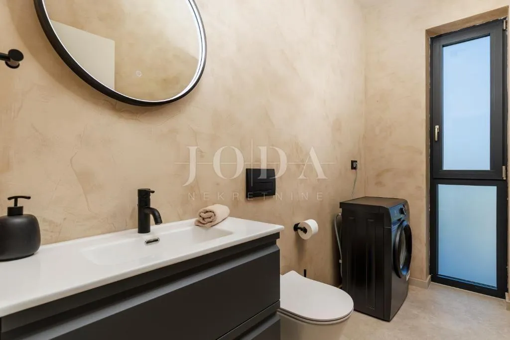 labin, okolica, moderna villa s bazenom i privatnim wellnessom - slika 33