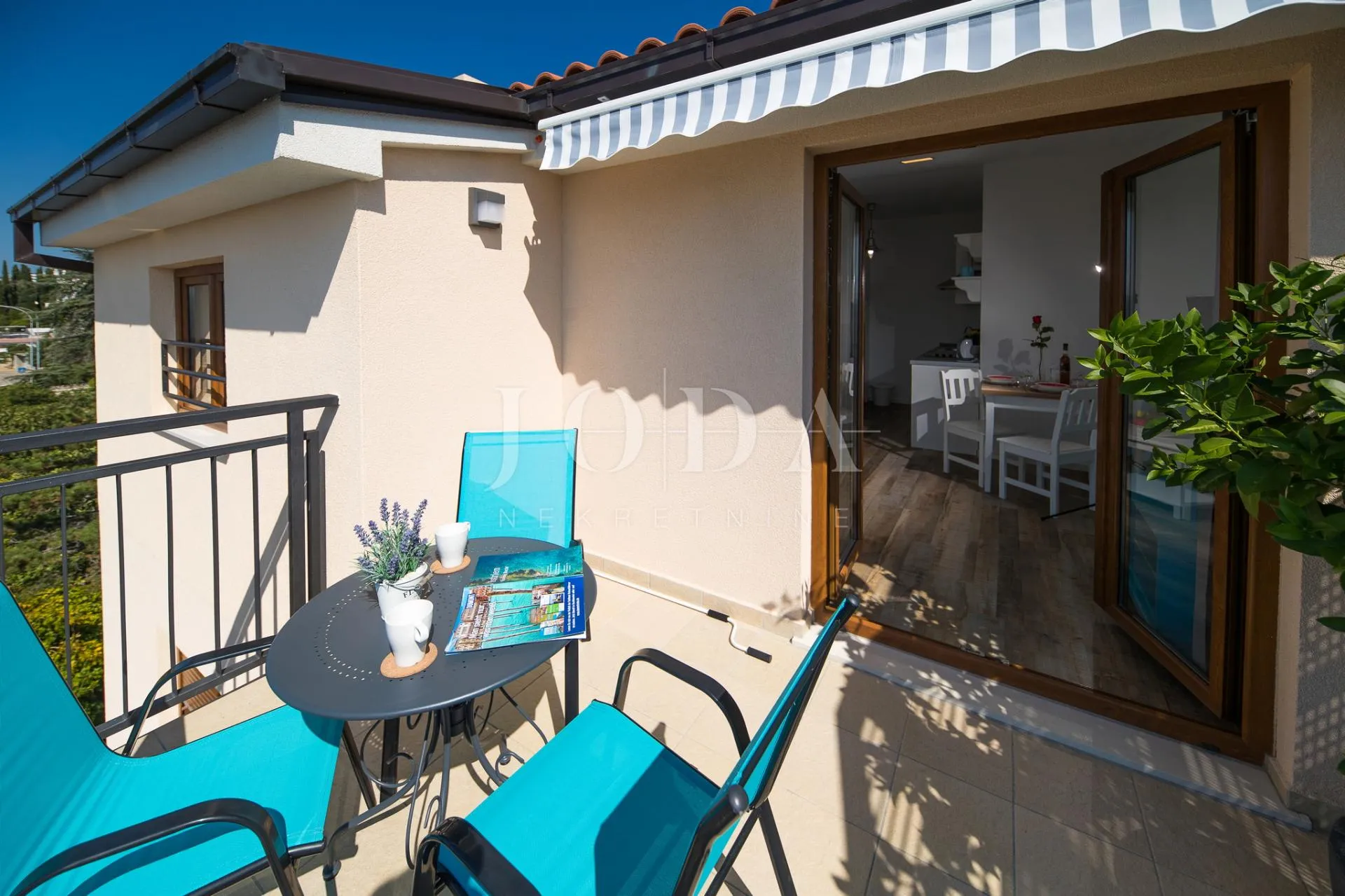 crni mol penthaus dva apartmana - slika 22