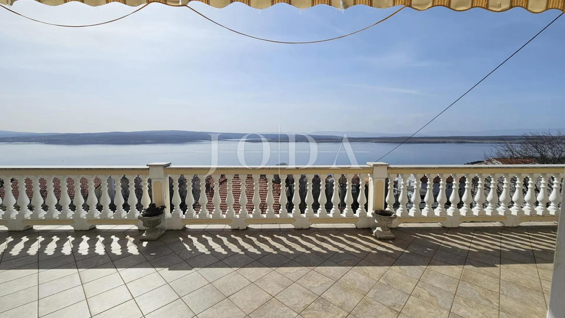 vila sa prekrasnim pogledom - slika 30