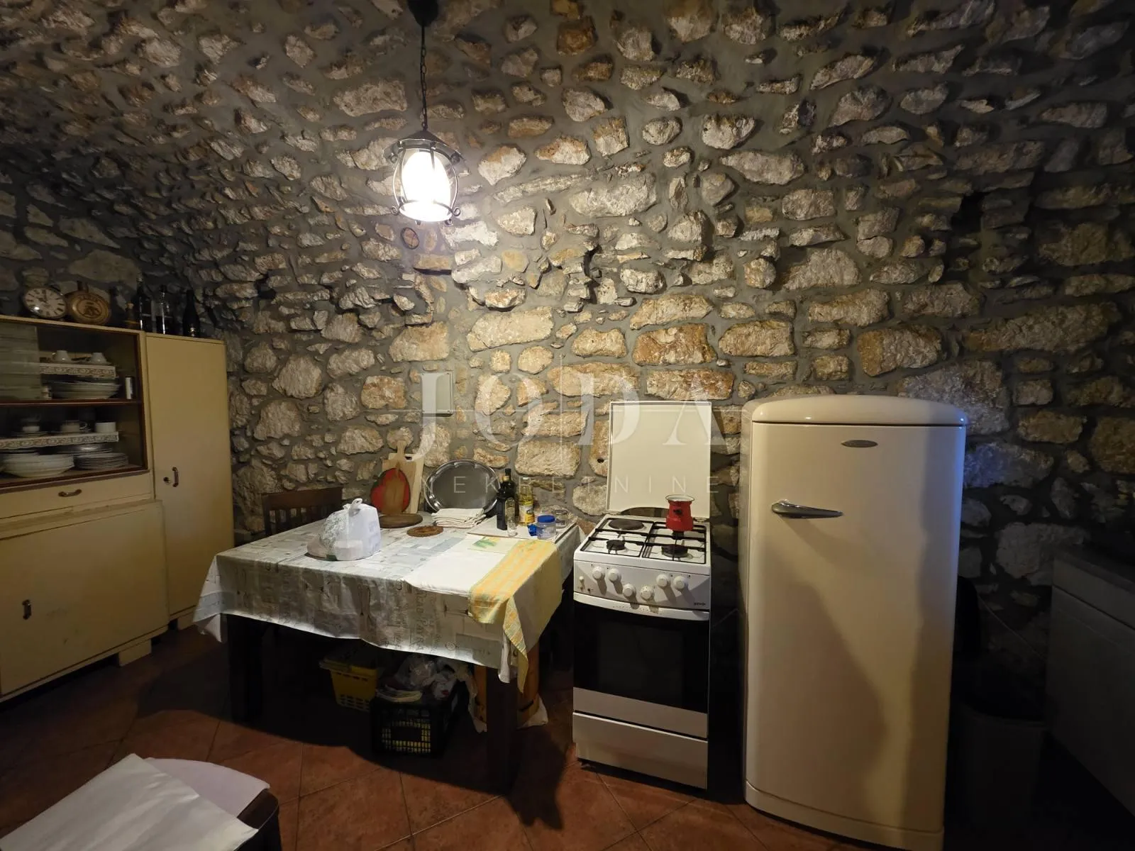 grižane, obnovljena kamena kuća sa okućnicom - slika 6