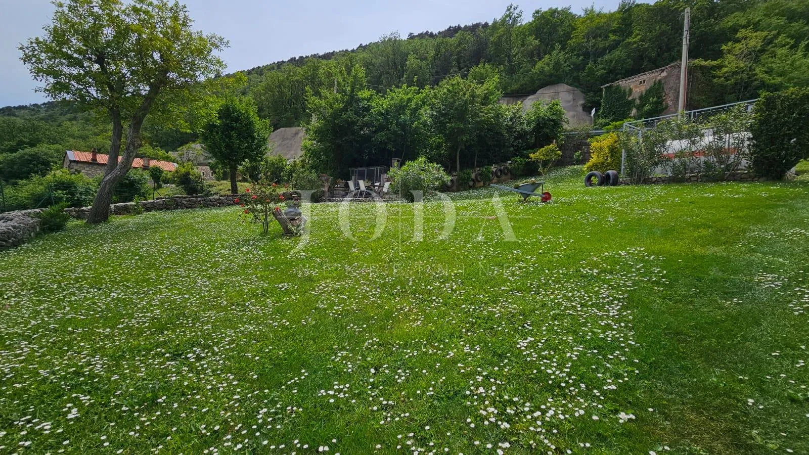 kuća sa 3000m2 zemljišta - slika 21