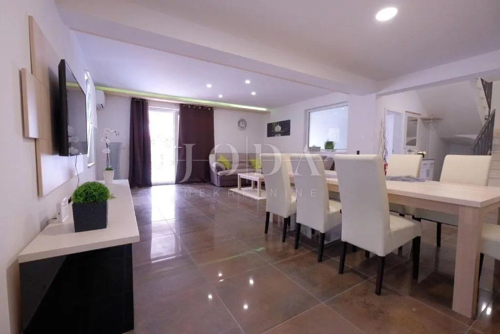 svetvinčenat, okolica, moderna villa sa bazenom - slika 18