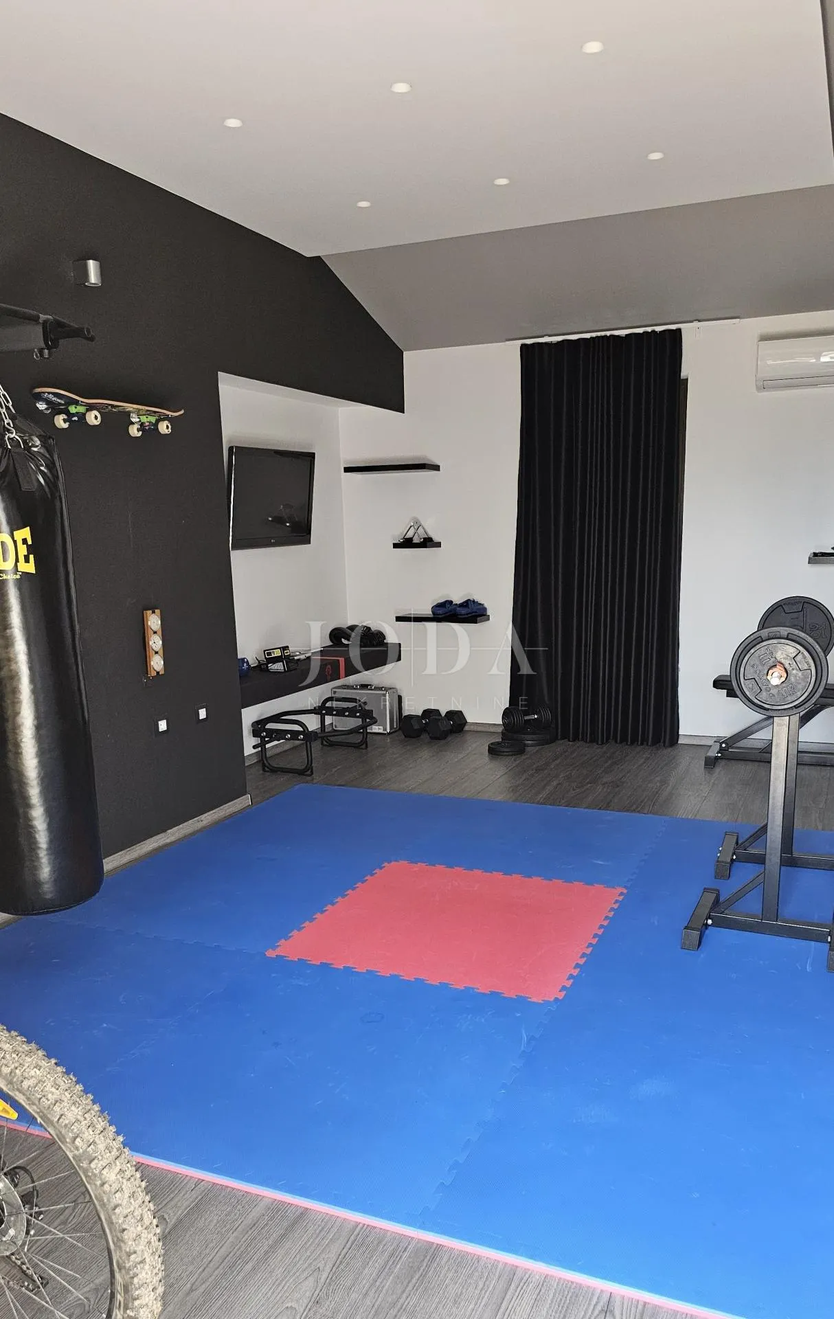 prekrasna villa sa bazenom i prostranom okućnicom,barban okolica - slika 36