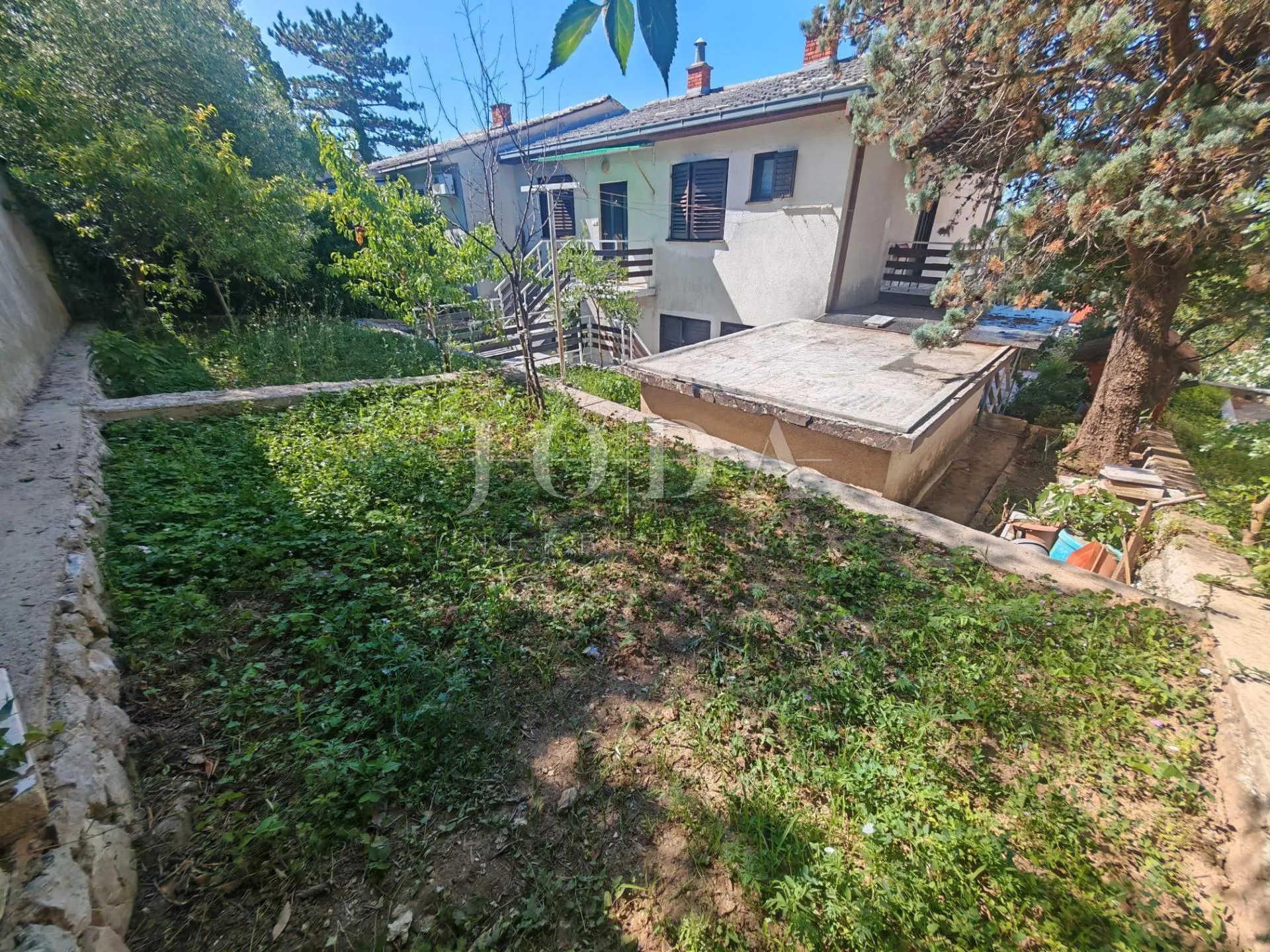 kuća 2. red od mora sa 4 apartmana - slika 9