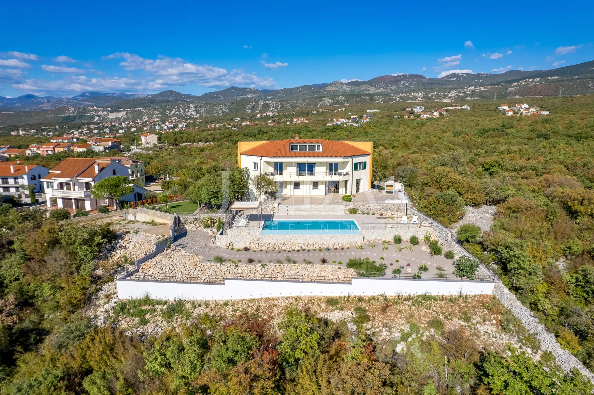 kraljevica kuća iznad mora - slika 9