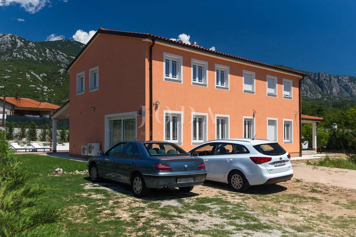 tribalj kuća s bazenom - slika 45