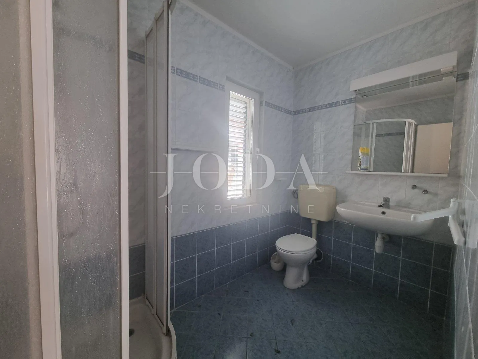 novi vinodolski,centar, kuća 180m od mora - slika 8